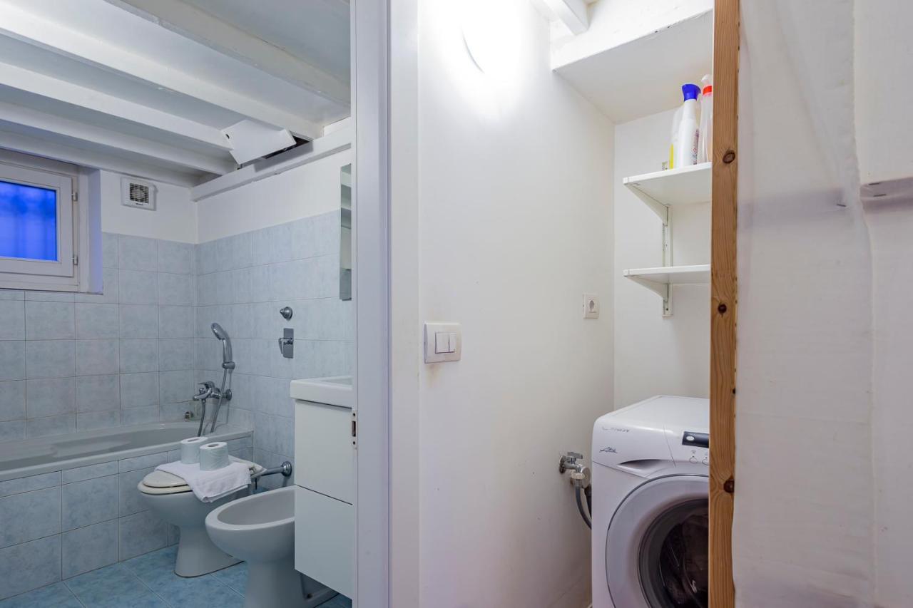Flat In Isola De Castillia 22 Milánó Kültér fotó